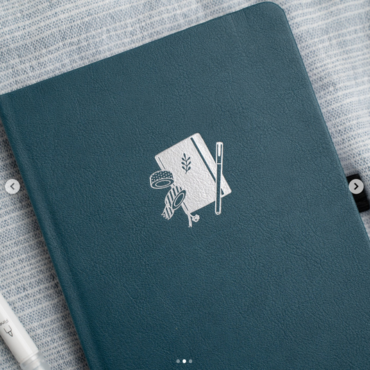 A5 Superfan - 128 Pages - White Dot Grid Notebook