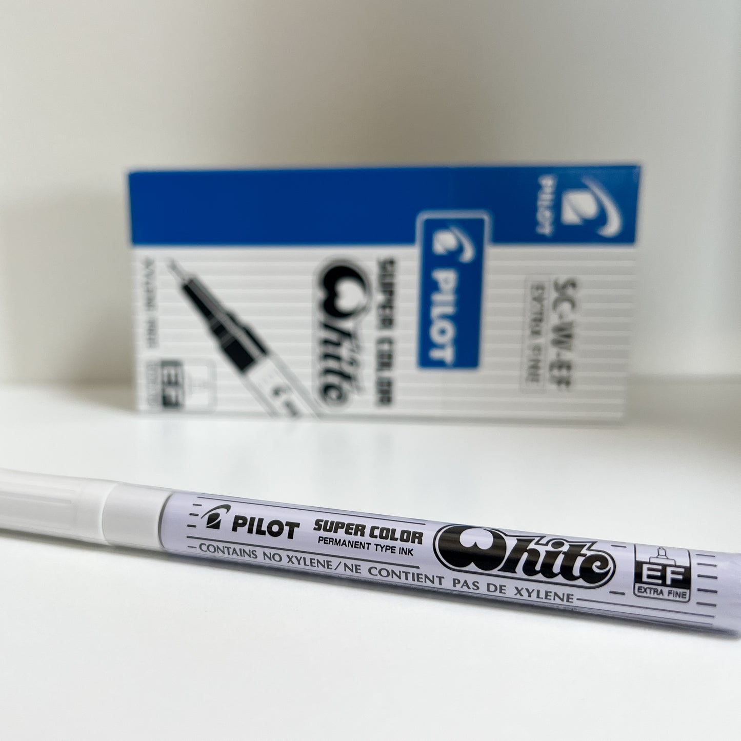 Super Colour White: Extra Fine - White Permanent Paint Pen