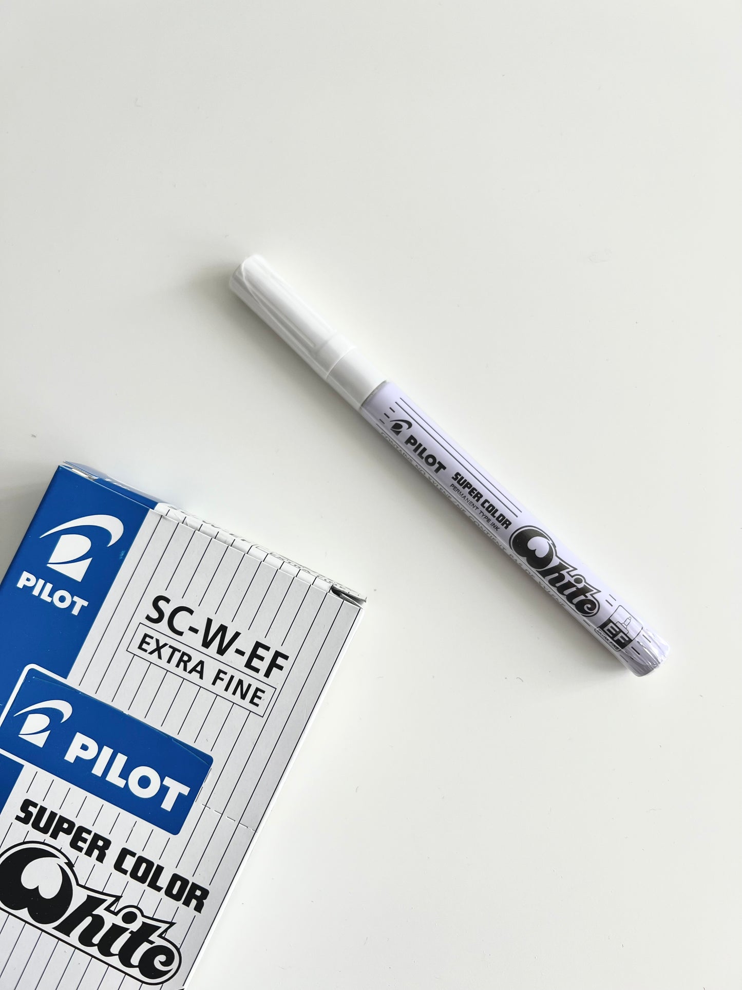 Super Colour White: Extra Fine White Permanent Paint Pen